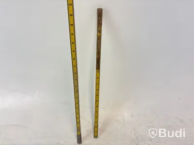 Rotationslaser och lasermottagare Leica, samt stativ och 2 st. laserstänger, olika märken