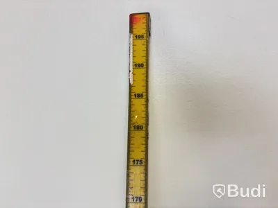 Rotationslaser och lasermottagare Leica, samt stativ och 2 st. laserstänger, olika märken