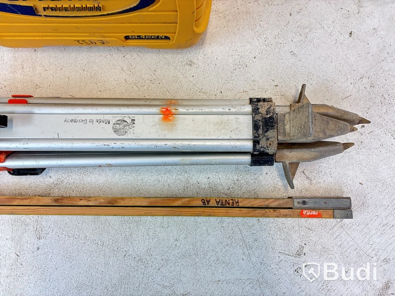 Rotationslaser, lasermottagare och fjärrkontroll Spectra, samt stativ och laserstång, olika märken