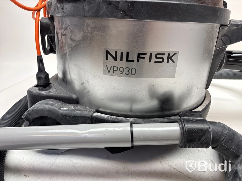 Dammsugare Nilfisk VP930 med 4 st. dammsugarpåsar