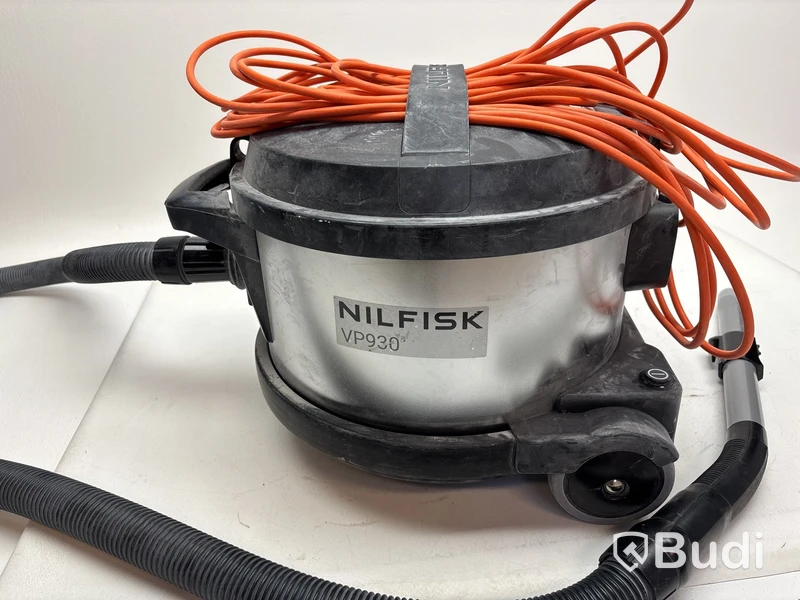 Dammsugare Nilfisk VP930 med 4 st. dammsugarpåsar