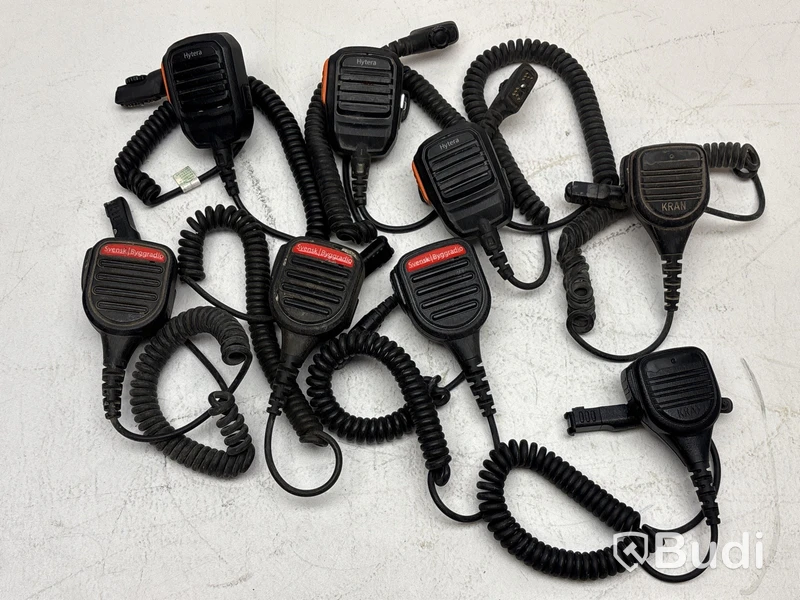 3 st. Walkie Talkie Hytera PD705LT, 2 st. DP2400e med 8 st. monofoner samt 8 st. laddare