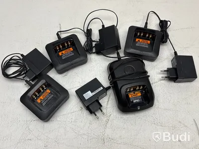 3 st. Walkie Talkie Hytera PD705LT, 2 st. DP2400e med 8 st. monofoner samt 8 st. laddare