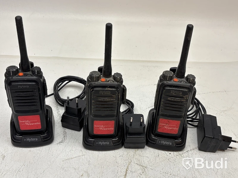 3 st. Walkie Talkie Hytera PD705LT, 2 st. DP2400e med 8 st. monofoner samt 8 st. laddare