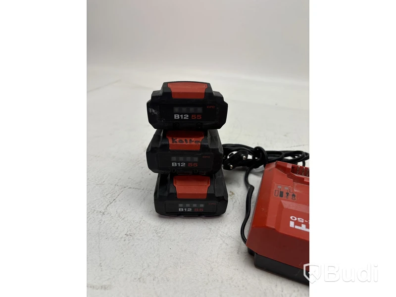 3 st. Batteri Hilti och 1 st. laddare Hilti