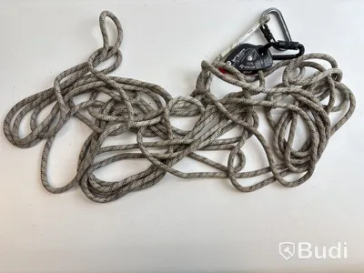 Helkroppssele Petzl, Avao