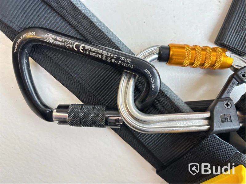 Helkroppssele Petzl, Avao