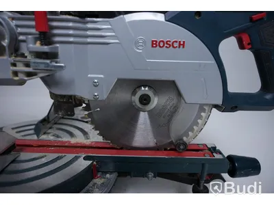 Utdragssåg kap- och gersåg med Stativ - BOSCH GCM 8 SJL Professional och BOSH GTA 2500
