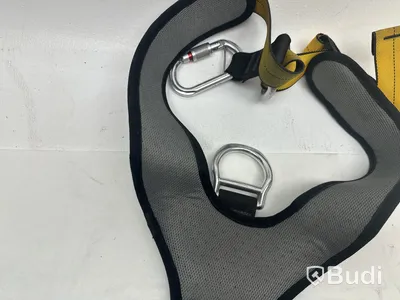 Fallskyddssele och skyddshjälm Petzl
