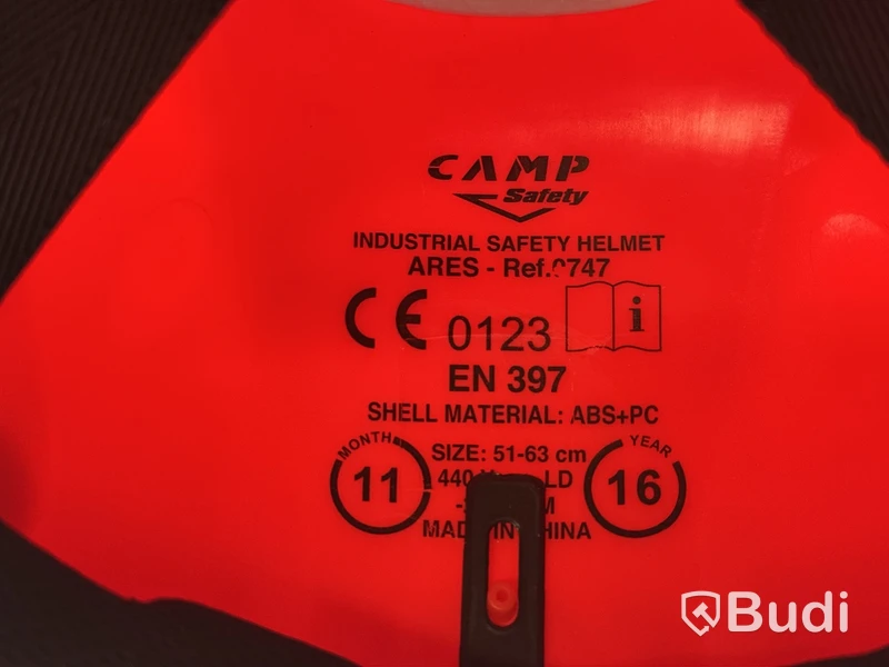 2 st. Fallskyddssele och skyddshjälmar Camp safety
