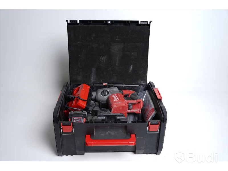 Borrhammare Milwaukee M18 CHX inkl. tillbehör.