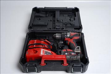 Skruvdragare Milwaukee M18 BLDD2 inkl. tillbehör.