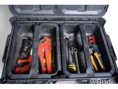 Låda Milwaukee Packout inkl. verktyg.