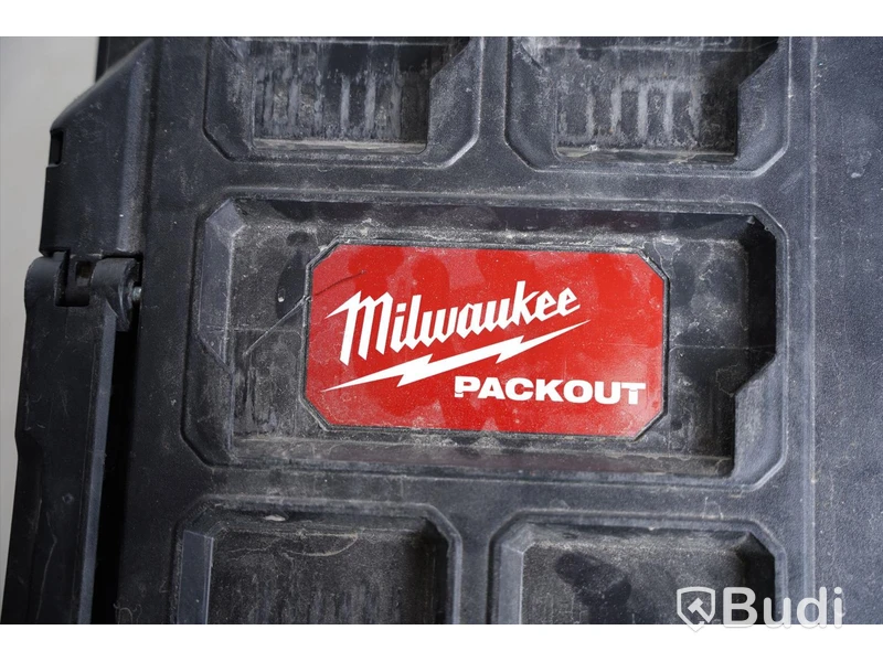Låda Milwaukee Packout inkl. verktyg.