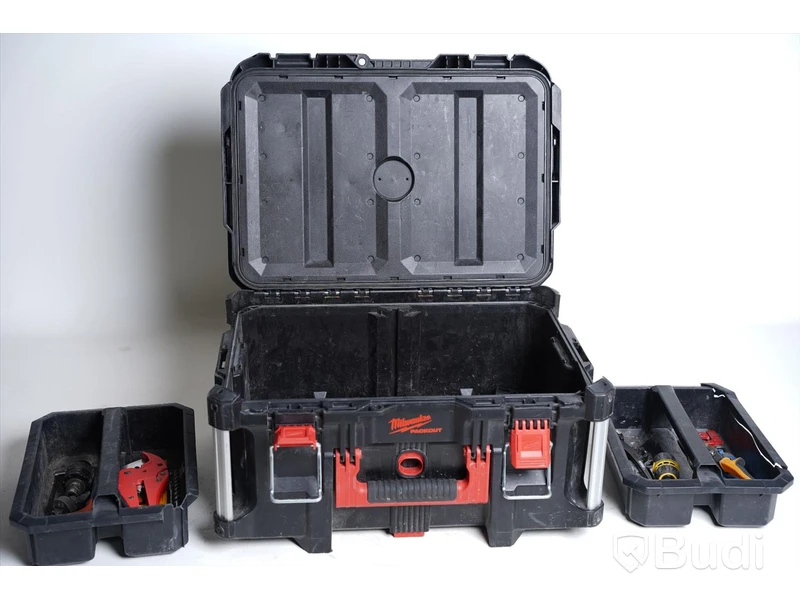 Låda Milwaukee Packout inkl. verktyg.