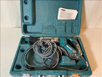 Makita 6842 automatskruvdragare