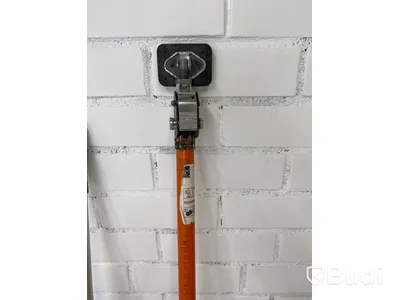 2 st teleskopskaft och 1 st stötta för skåp
