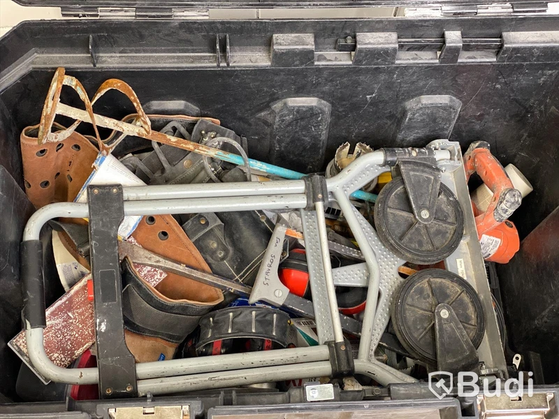 Verktygscase Stanley med byggtillbehör