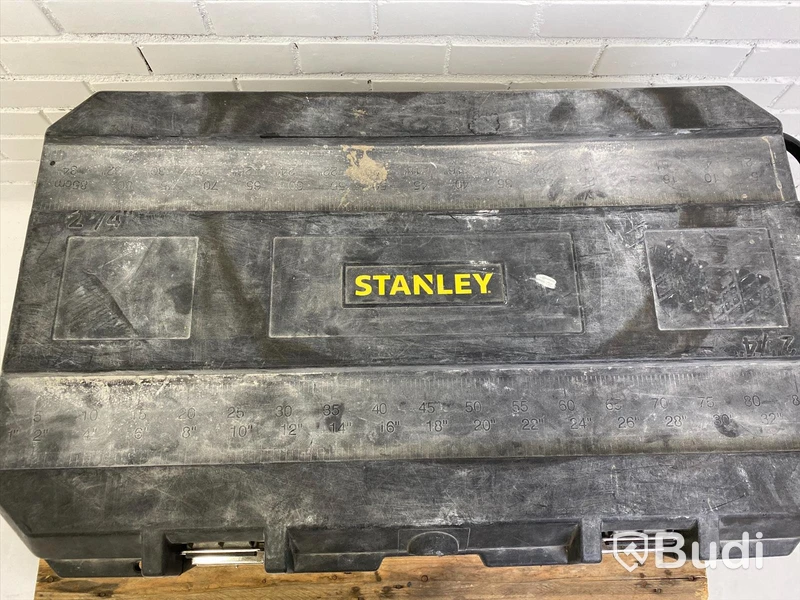Verktygscase Stanley med byggtillbehör