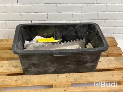 Låda med byggtillbehör