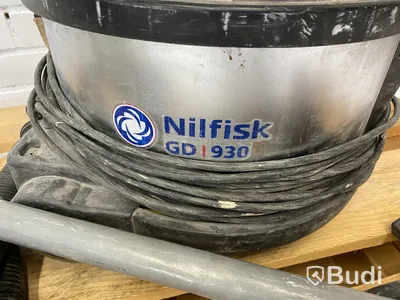 Byggdammsugare Nilfisk GD 930 med två munstycken