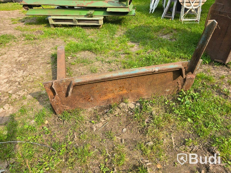 Frontlastare veterantraktor Ålö 1256/57