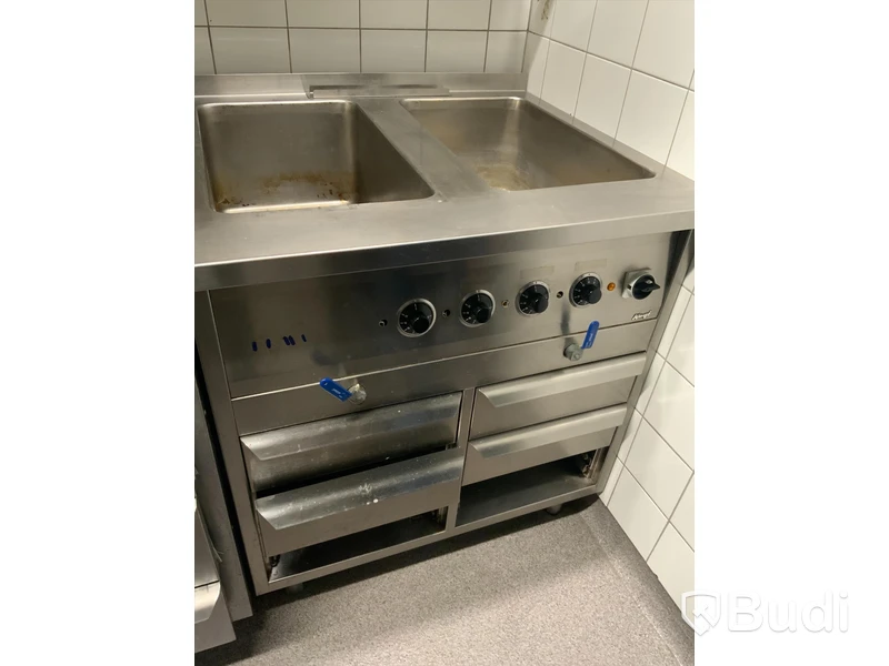 Vattenbad 80x70, 2st lådor saknas, samt 2st lådor kärvar