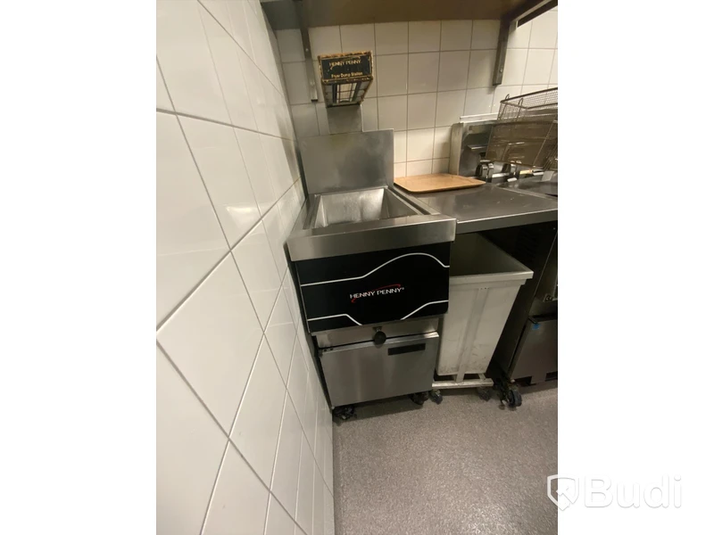 Henny Penny Fryer dump station