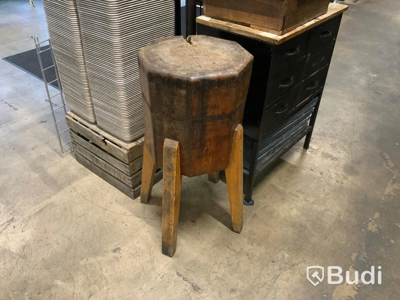 Huggkubb ca 80 cm hög