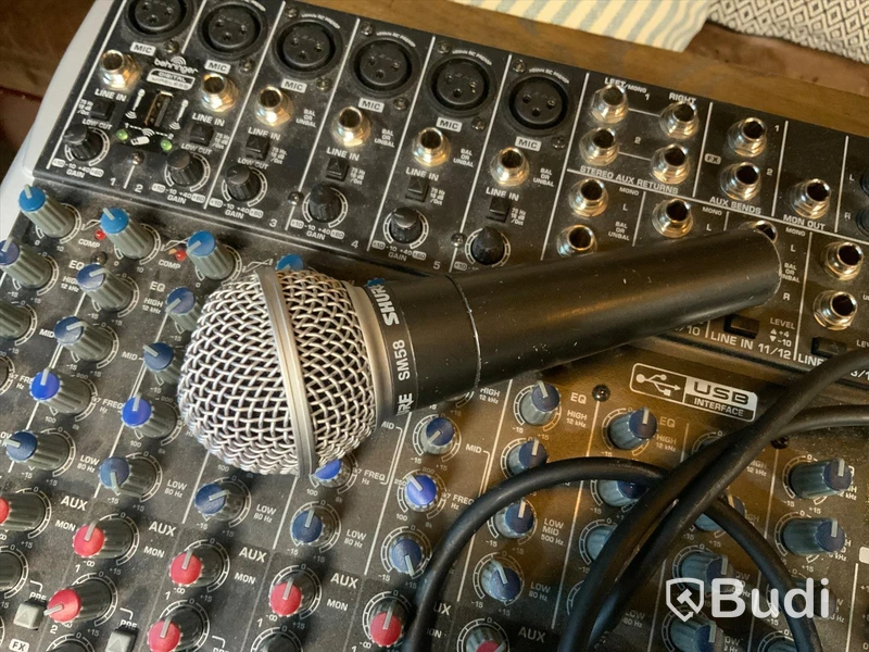 Mixerbord Xenyx QX1832USB ink mikrofon SHURE SM58