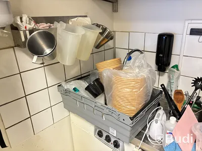 Caféinredning och varor. Stort parti!