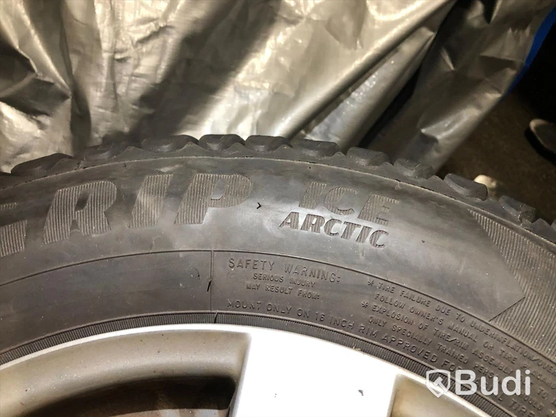 Vintehjul dubbade på alufälg 215/65xR16 Volvo V60, V70, XC70, mfl