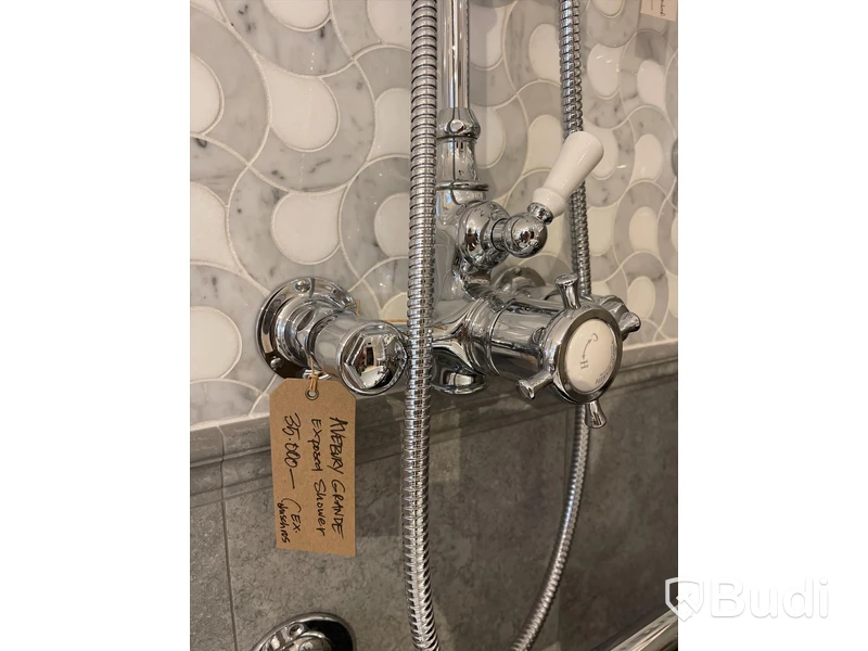 Duschblandare Avebury Grande Exposed shower Nypris: 35000 SEK