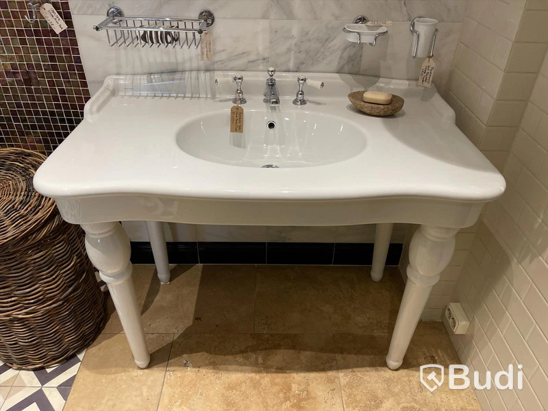 Badrumsmöbel Versaille Large Console, nypris: 25812 SEK
