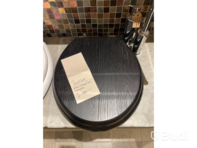 Toalettsits Nypris: 6250 SEK/st
