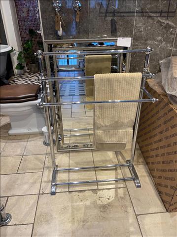 Handdukstork Richmond Freestanding Towel Rail Nypris: 18333 SEK