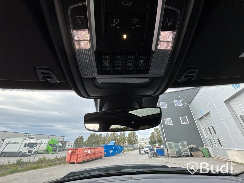 RAM 1500 Crew Cab HEMI 5.7L 4x4 -2022 | LARAMIE Night Edition