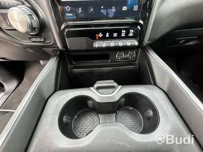RAM 1500 Crew Cab HEMI 5.7L 4x4 -2022 | LARAMIE Night Edition