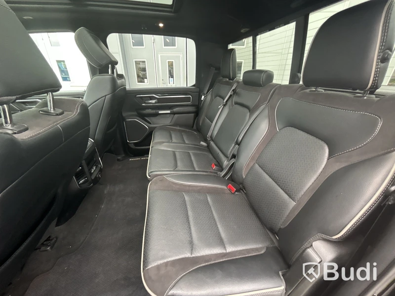 RAM 1500 Crew Cab HEMI 5.7L 4x4 -2022 | LARAMIE Night Edition