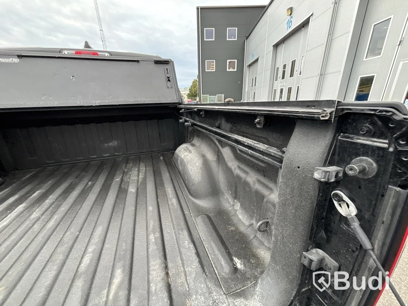 RAM 1500 Crew Cab HEMI 5.7L 4x4 -2022 | LARAMIE Night Edition