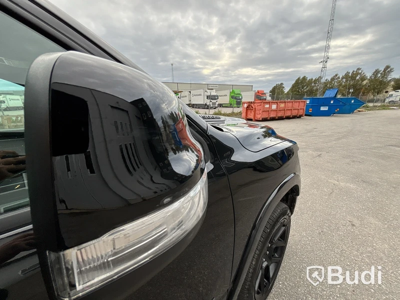 RAM 1500 Crew Cab HEMI 5.7L 4x4 -2022 | LARAMIE Night Edition