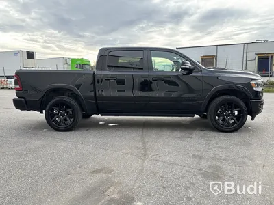 RAM 1500 Crew Cab HEMI 5.7L 4x4 -2022 | LARAMIE Night Edition