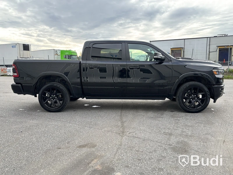 RAM 1500 Crew Cab HEMI 5.7L 4x4 -2022 | LARAMIE Night Edition