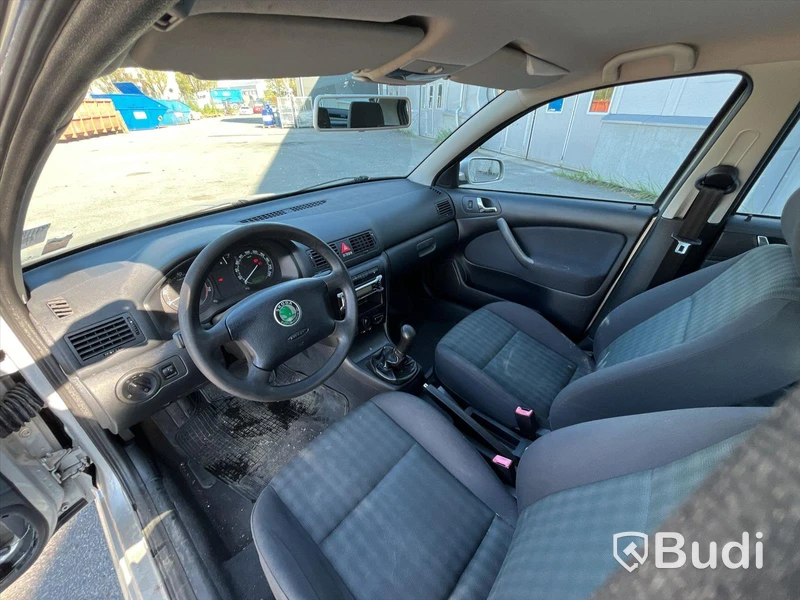 Personbil Skoda Octavia CL 1,6 -2004 | Manuell