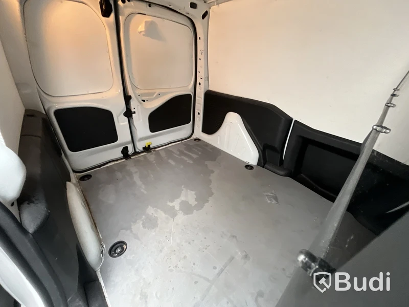 Skåpbil Peugeot Partner 1.6 -2018 BlueHDi | 99hk Reparationsobjekt