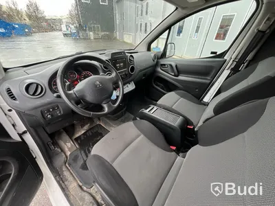 Skåpbil Peugeot Partner 1.6 -2018 BlueHDi | 99hk Reparationsobjekt