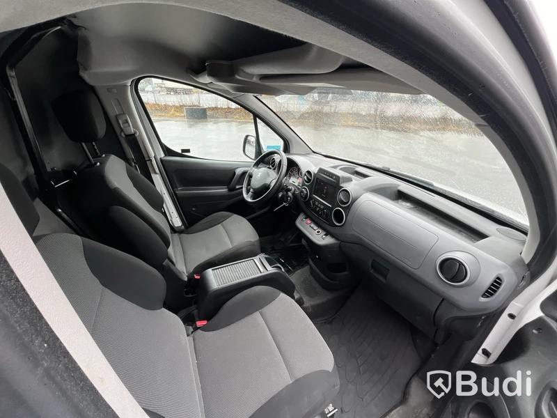 Skåpbil Peugeot Partner 1.6 -2018 BlueHDi | 99hk Reparationsobjekt