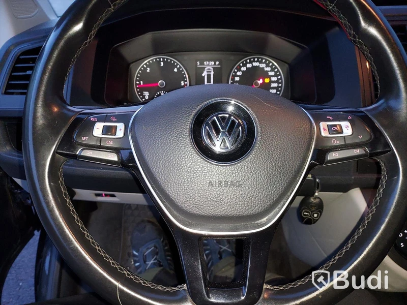 Volkswagen Transporter T6 2.0 TDI BMT Skåp 4MOTION (150hk) - 2016. Auktionen omstartad.