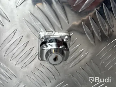 2 st aluminiumlådor