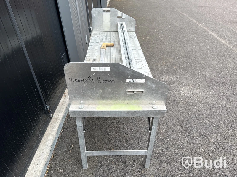 Skärbord för isolering